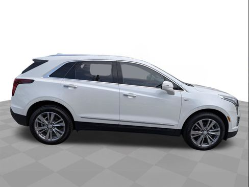 Certified 2024 Cadillac XT5 Premium Luxury FWD image 3