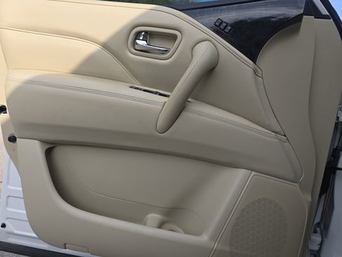 Used 2022 INFINITI QX80 Luxe w/ Cargo Package image 30