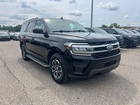 Certified 2023 Ford Expedition XLT AWD/4WD image 3