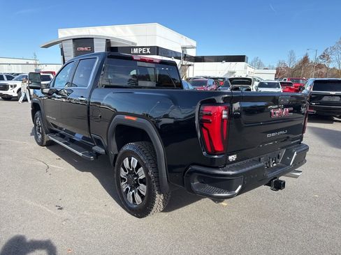 Used 2025 GMC Sierra 2500 Denali image 3