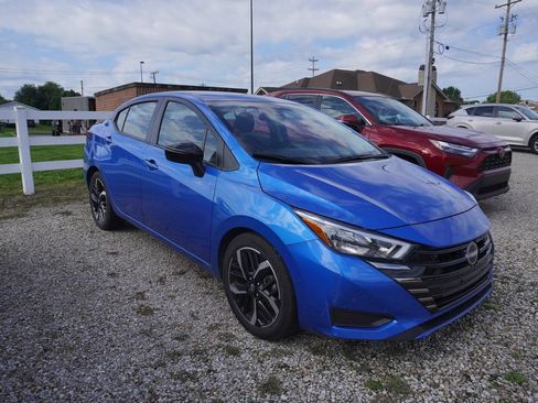 Used 2024 Nissan Versa SR FWD image 10