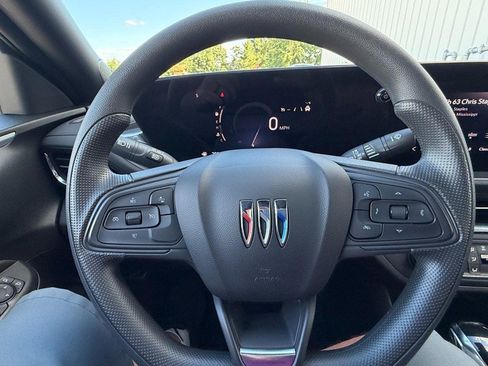 Used 2025 Buick Envista Preferred FWD image 23