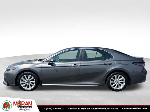 Used 2024 Toyota Camry SE FWD image 2