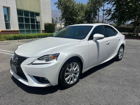 Used 2016 Lexus IS 200t RWD image 3