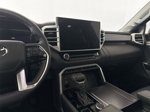 Certified 2025 Toyota Sequoia Platinum image 35