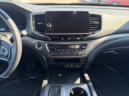 Certified 2025 Honda Ridgeline RTL image 21