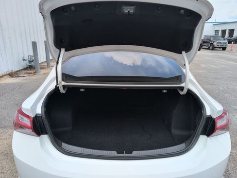Used 2019 Chevrolet Malibu LT FWD image 12