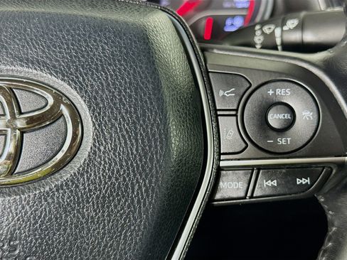 Used 2018 Toyota Camry XSE image 14