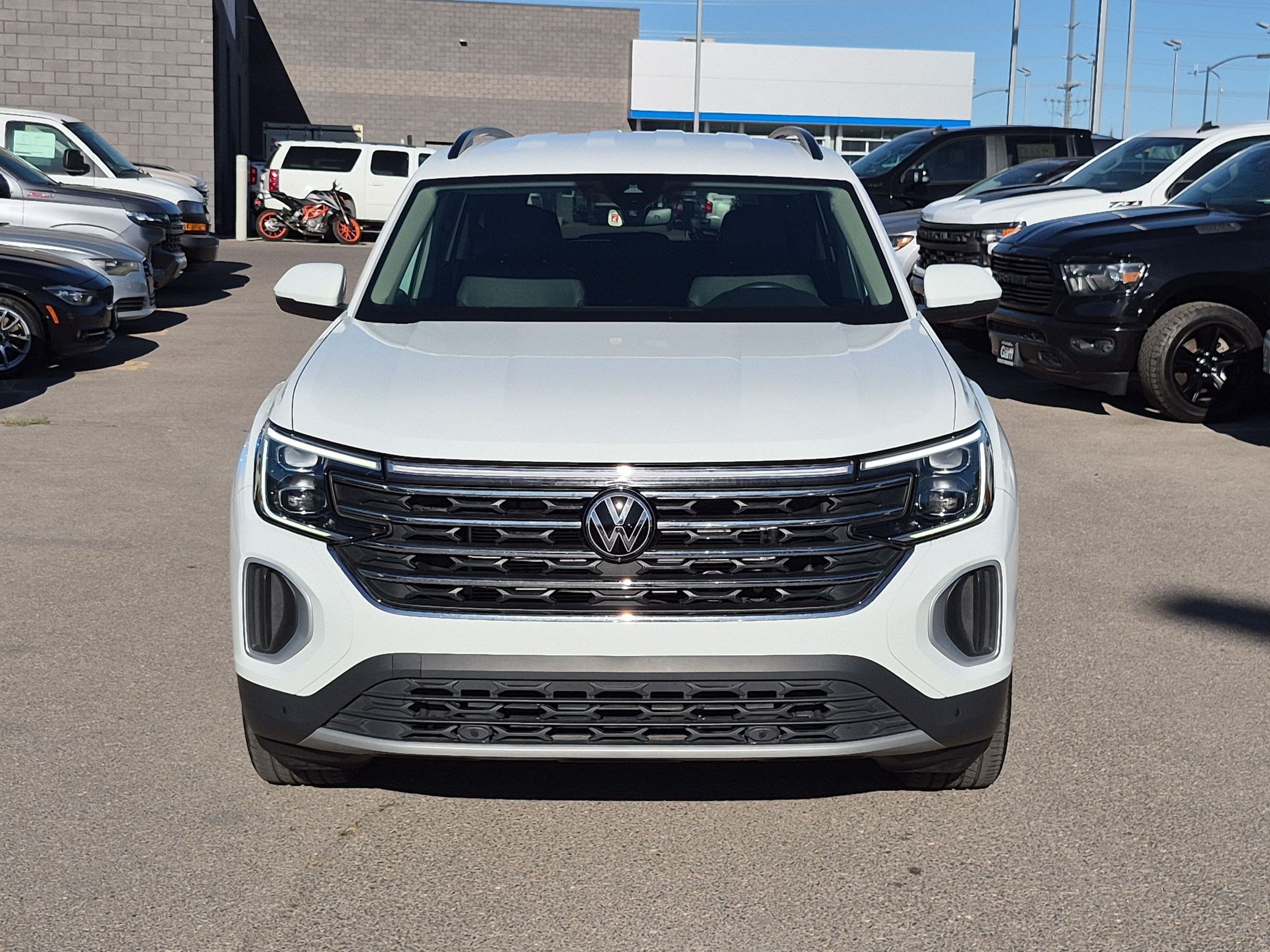 Used 2024 Volkswagen Atlas SE AWD/4WD image 9