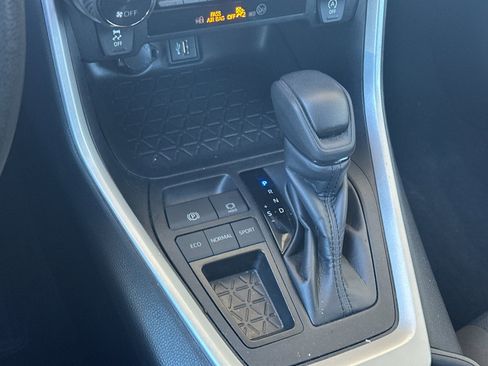 Used 2024 Toyota RAV4 XLE image 20