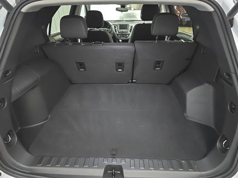 Used 2023 Chevrolet Equinox LT w/ Driver Convenience Package image 11