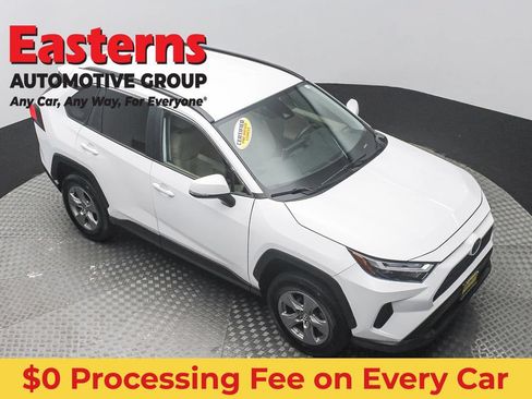 Used 2023 Toyota RAV4 LE AWD/4WD image 3