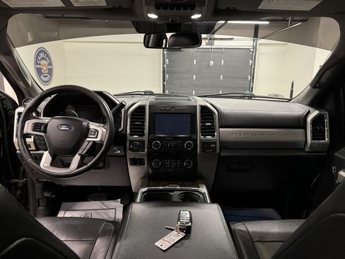 Used 2018 Ford F250 Lariat w/ Lariat Ultimate Package AWD/4WD image 29