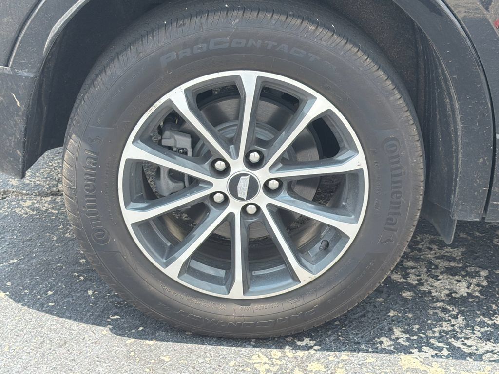 Used 2025 Cadillac XT4 Sport FWD image 17