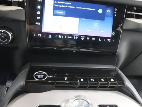 Used 2025 Lincoln Navigator Reserve w/ Jet Appearance Package AWD/4WD image 11