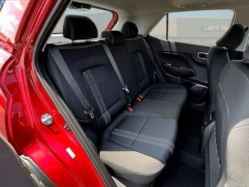 New 2025 Hyundai Venue SEL image 28