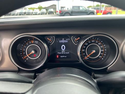 Used 2022 Jeep Wrangler Sport image 31