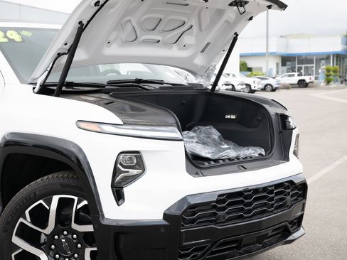 Used 2024 Chevrolet Silverado EV RST image 10