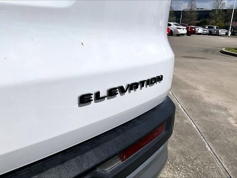 Used 2024 GMC Acadia Elevation image 9