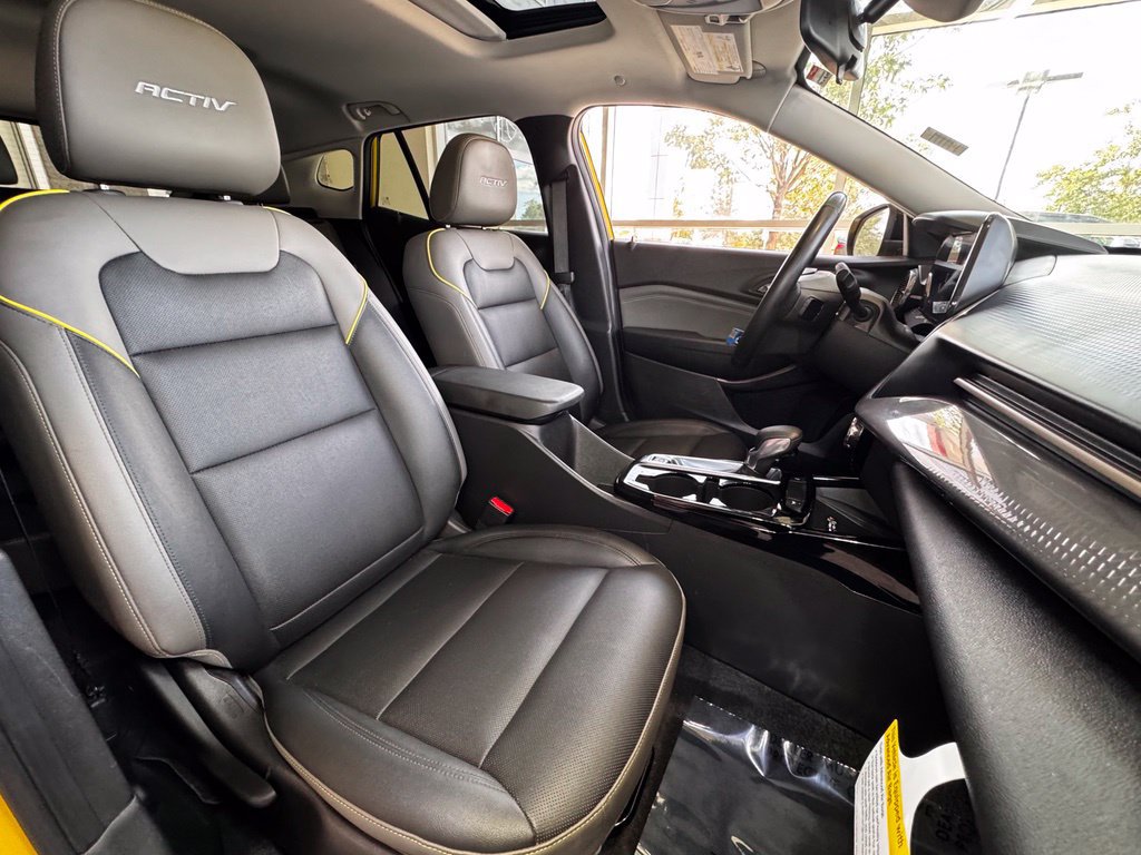 Used 2025 Chevrolet Trax ACTIV w/ Sunroof Package FWD image 44