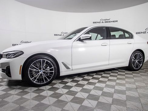 Used 2023 BMW 530i w/ Premium Package RWD image 9
