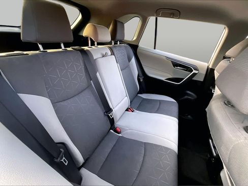 Used 2021 Toyota RAV4 XLE FWD image 19