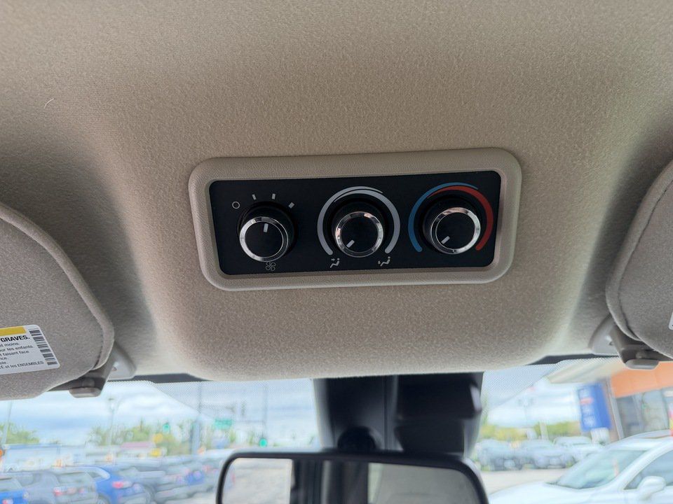 Used 2024 Chevrolet Express 3500 LT w/ LT Preferred Equipment Group RWD image 17