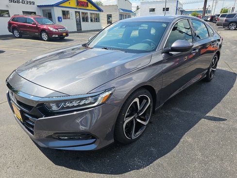 Used 2018 Honda Accord Sport image 2