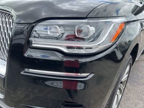 Used 2022 Lincoln Navigator L Reserve image 9