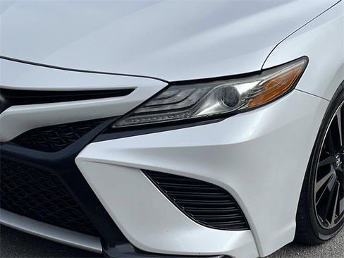 Used 2019 Toyota Camry XSE image 10