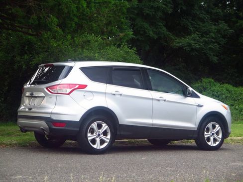Used 2016 Ford Escape SE FWD image 5