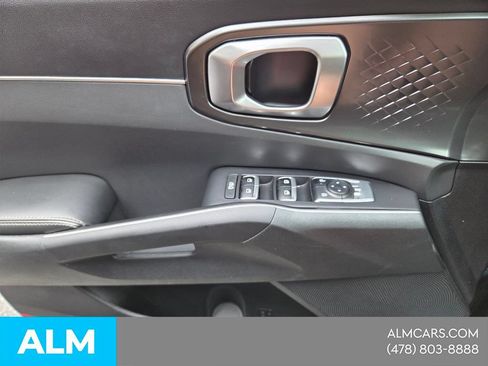 Used 2025 Kia Sorento LX FWD image 25