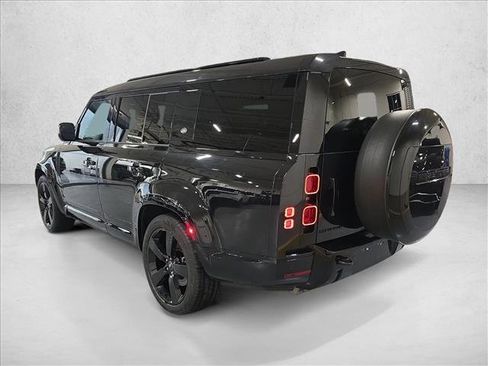 Certified 2024 Land Rover Defender 130 X-Dynamic SE image 7