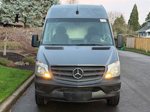Used 2018 Mercedes-Benz Sprinter 2500 image 5