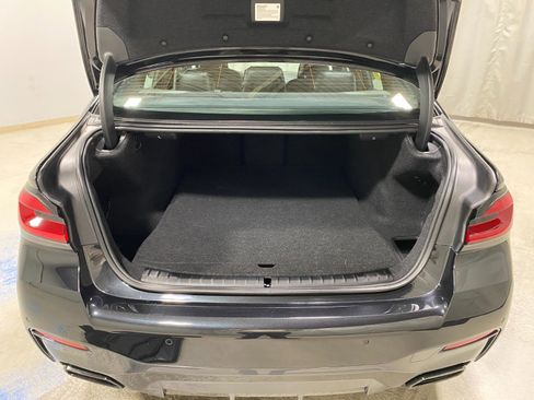 Used 2021 BMW M550i xDrive w/ Executive Package image 31