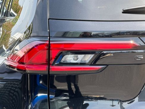 Used 2025 Toyota Grand Highlander AWD Hybrid image 46