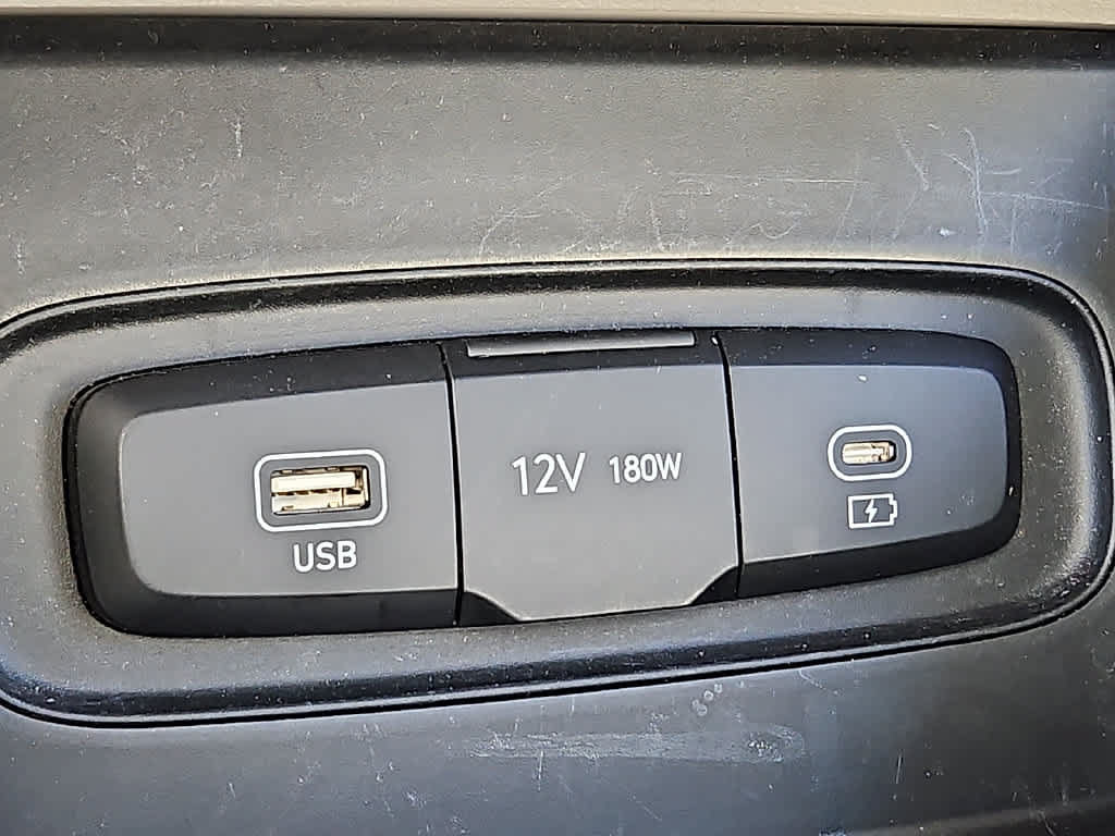 Used 2023 Hyundai Venue SEL FWD image 24
