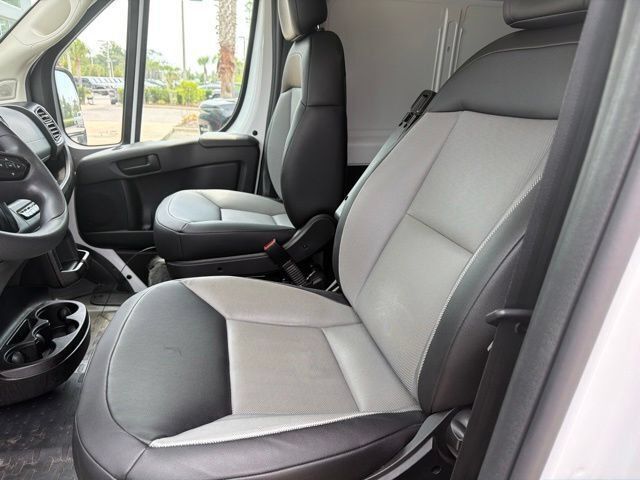 Used 2025 RAM ProMaster 2500 w/ Convenience Group FWD image 11