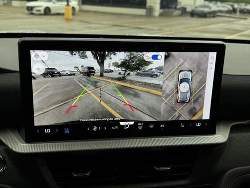 Used 2025 Ford Explorer Platinum image 26