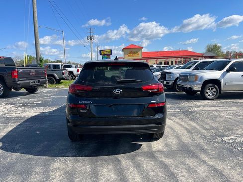 Used 2019 Hyundai Tucson SE AWD/4WD image 4