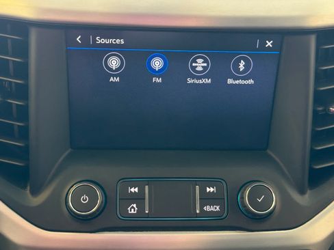 Used 2022 GMC Acadia SLE FWD image 49