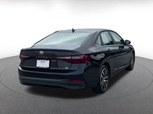 Used 2025 Volkswagen Jetta SE image 14