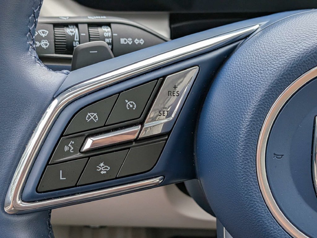 Used 2025 Buick Enclave Avenir AWD/4WD image 26