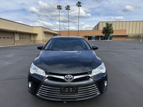 Used 2016 Toyota Camry LE image 2