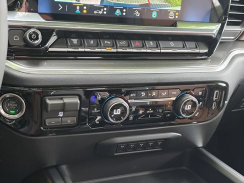 New 2026 Chevrolet Silverado 2500 High Country w/ Technology Package AWD/4WD image 27