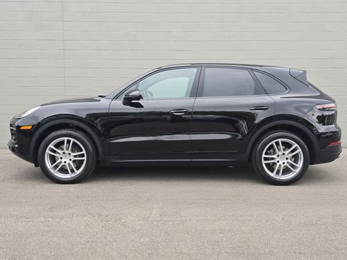 Certified 2020 Porsche Cayenne AWD/4WD image 2