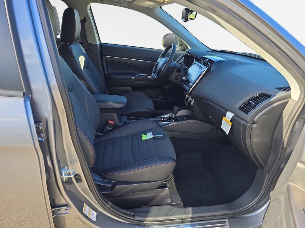 Used 2026 Mitsubishi Outlander Sport SE AWD/4WD image 26