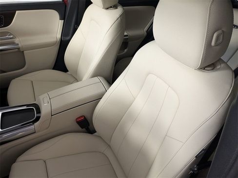 New 2026 Mercedes-Benz GLA 250 image 8