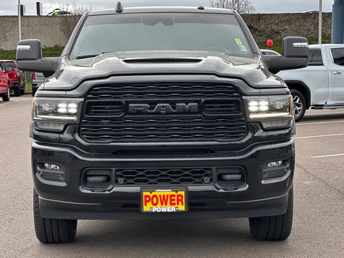 Used 2024 RAM 3500 Limited image 9