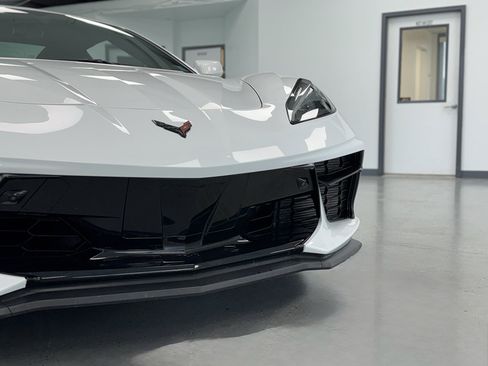 Used 2023 Chevrolet Corvette Stingray Preferred Conv w/ Z51 Performance Package RWD image 11